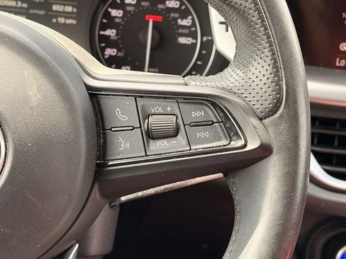 Used 2023 Alfa Romeo Stelvio Veloce AWD/4WD image 19