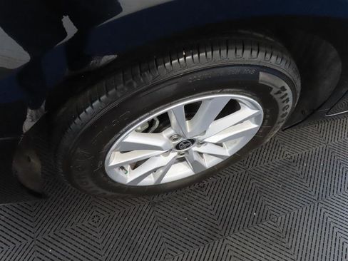 Used 2025 Toyota Camry LE w/ Convenience Package FWD image 8
