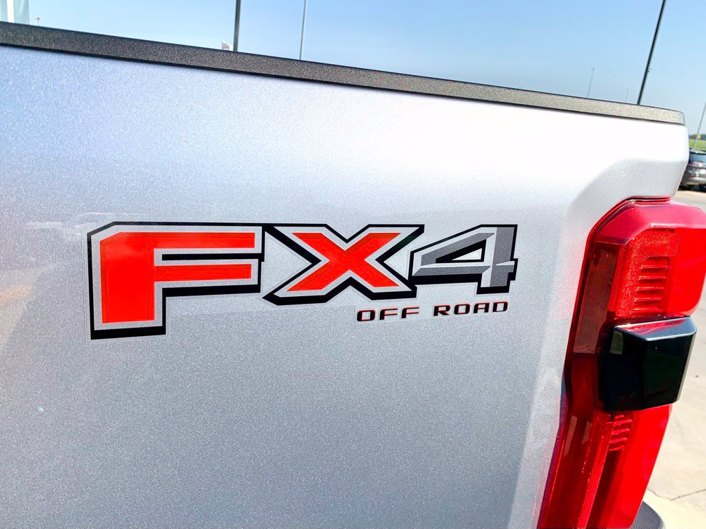 Used 2024 Ford F250 4x4 Crew Cab Super Duty image 41