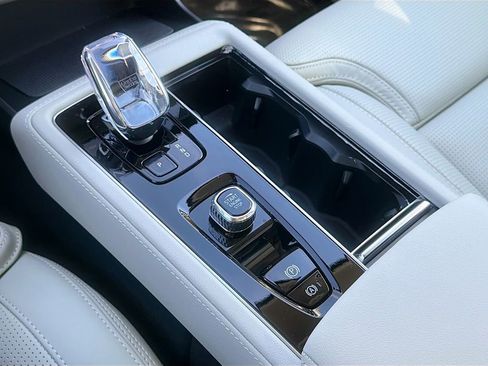 New 2026 Volvo XC90 T8 Ultra w/ Protection Package image 17