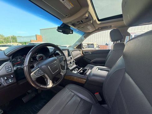 Used 2019 GMC Yukon XL Denali w/ Denali Ultimate Package AWD/4WD image 16