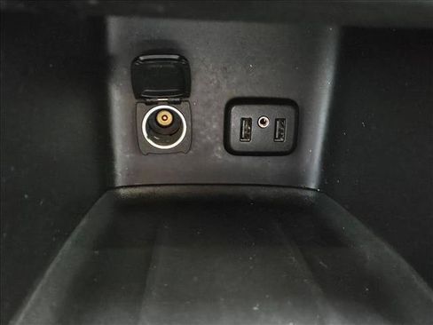 Used 2017 GMC Acadia SLE w/ Driver Alert Package I FWD image 28