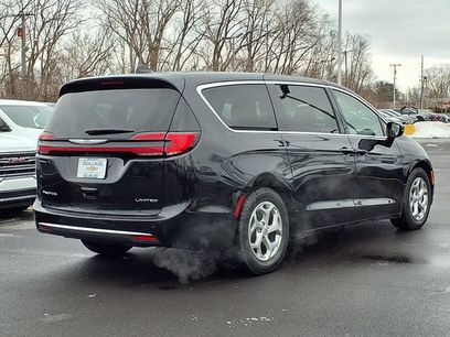 Used 2024 Chrysler Pacifica Limited