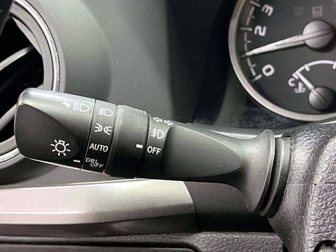 Used 2022 Toyota Tacoma SR5 AWD/4WD image 24