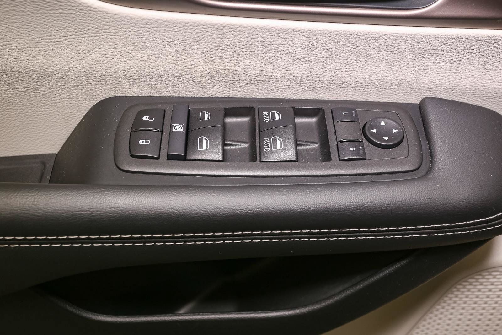 Used 2024 Chrysler Voyager LX FWD image 41