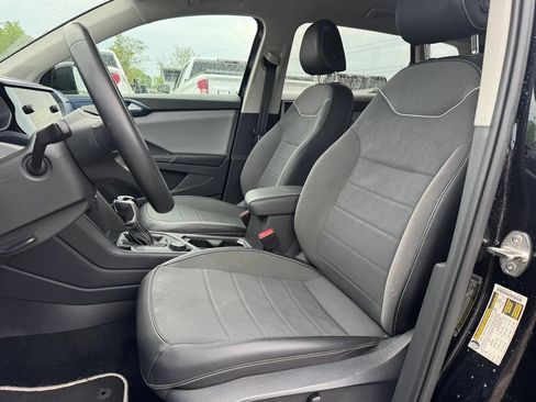 Used 2023 Volkswagen Taos SE AWD/4WD image 9
