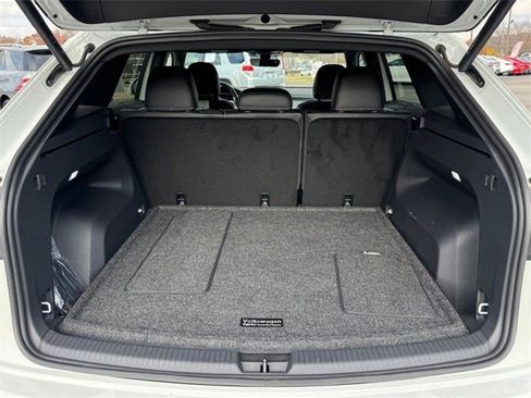 Used 2024 Volkswagen Atlas Cross Sport SE image 14