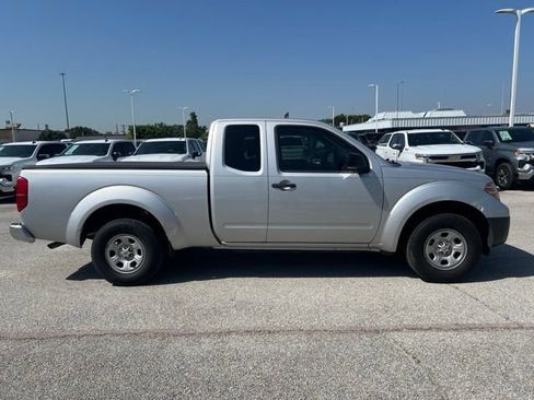 Used 2011 Nissan Frontier S w/ S Preferred Pkg RWD image 5