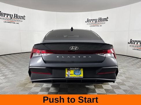 Used 2025 Hyundai Elantra Sport FWD image 7