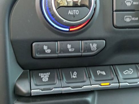 Used 2022 Chevrolet Silverado 2500 LTZ w/ Carhartt Edition image 26