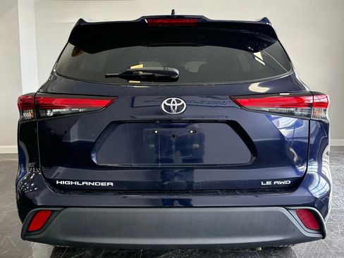 Used 2020 Toyota Highlander LE image 5