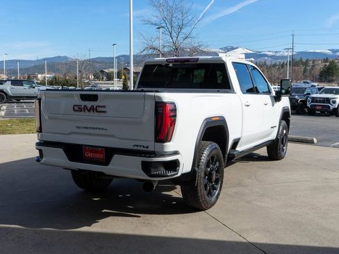 Used 2024 GMC Sierra 2500 AT4 w/ AT4 Premium Plus Package image 7