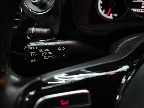 Used 2019 Volkswagen Beetle 2.0T S FWD image 19