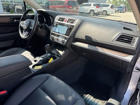 Used 2017 Subaru Outback 2.5i Limited image 32