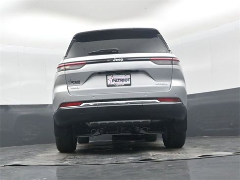 New 2025 Jeep Grand Cherokee Laredo X w/ Luxury Tech Group I image 39