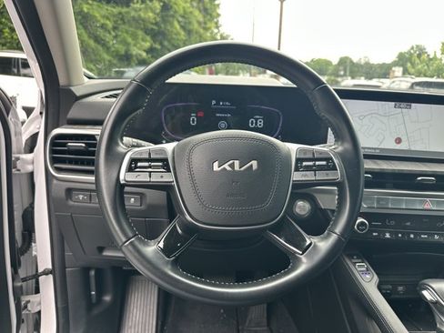 Certified 2024 Kia Telluride EX w/ EX Captain's Chair Package FWD image 28