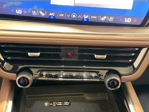 New 2026 Chevrolet Suburban High Country AWD/4WD image 15