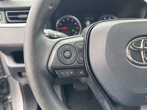 Used 2020 Toyota RAV4 XLE image 16