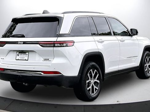 Certified 2024 Jeep Grand Cherokee Limited w/ Luxury Tech Group II AWD/4WD image 9