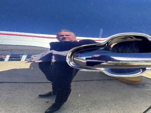 Used 2022 Toyota Highlander L image 19