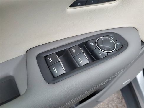 New 2025 Cadillac XT5 Premium Luxury w/ LPO, Floor Liner Package image 21