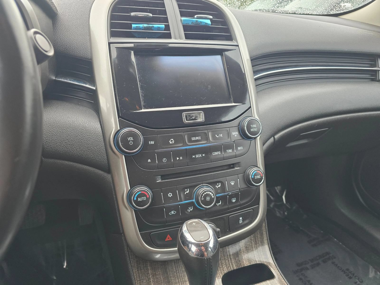 Used 2015 Chevrolet Malibu LT FWD image 26