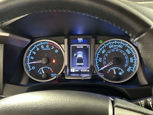 Used 2022 Toyota Tacoma SR5 image 14