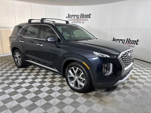 Used 2022 Hyundai Palisade SEL w/ Premium Package FWD image 3