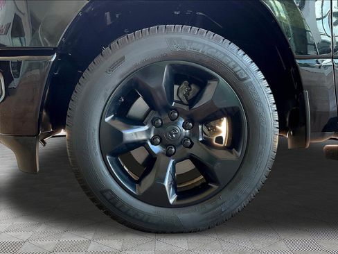 Used 2019 RAM 1500 Big Horn AWD/4WD image 33
