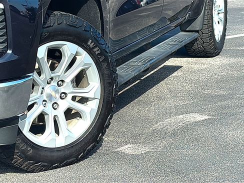 Used 2022 Chevrolet Silverado 1500 LTZ w/ LTZ Premium Package image 3