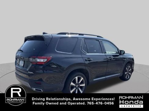 Used 2024 Honda Pilot Touring image 7