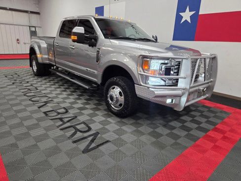 Used 2020 Ford F350 Lariat w/ Lariat Value Package AWD/4WD image 23