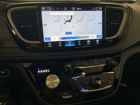 New 2026 Chrysler Pacifica Select image 28