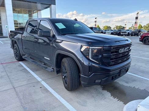 Used 2022 GMC Sierra 1500 Elevation RWD image 2