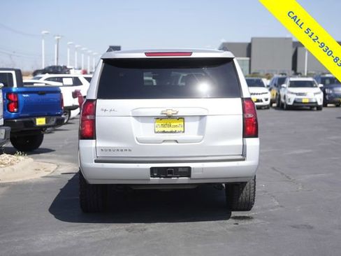 Used 2019 Chevrolet Suburban LT image 7