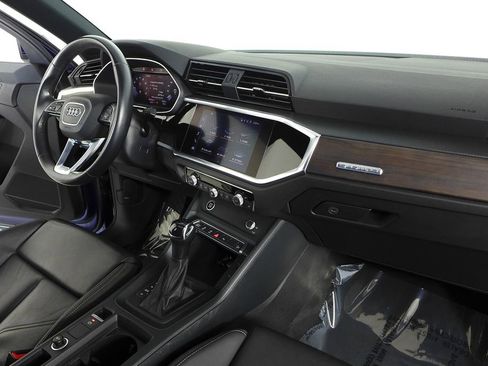 Used 2022 Audi Q3 2.0T Premium w/ Black Optic Sport Package image 13