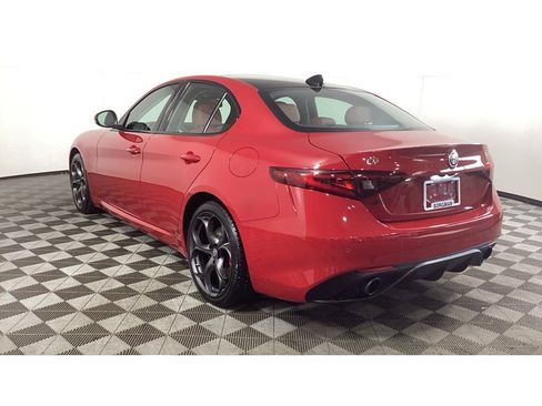 Used 2019 Alfa Romeo Giulia Ti Sport w/ Quick Order Package 22S Sport image 5