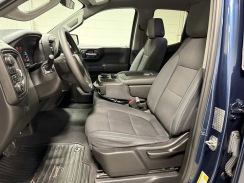 Used 2019 Chevrolet Silverado 1500 Custom Trail Boss w/ Custom Convenience Package AWD/4WD image 13