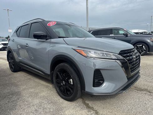 Used 2024 Nissan Kicks SR w/ SR Premium Package FWD image 9