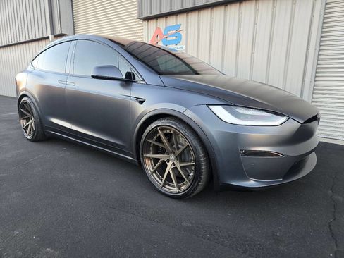 Used 2022 Tesla Model X Plaid image 11