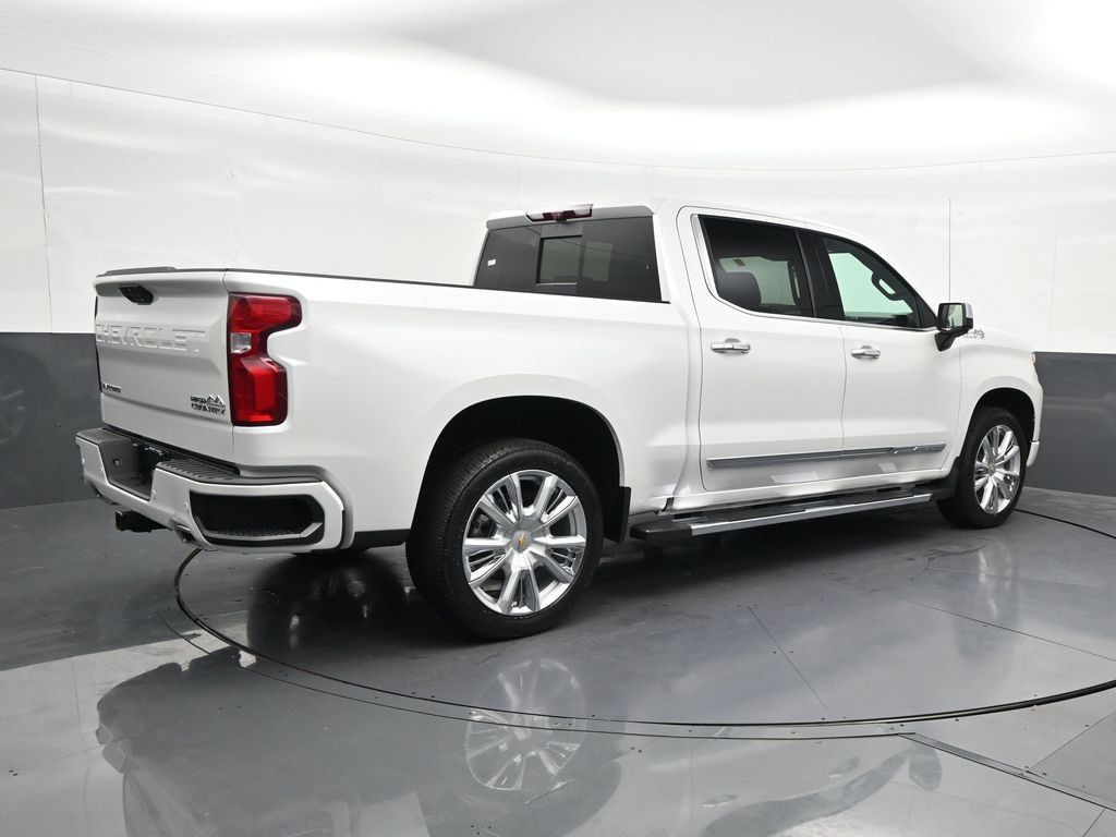 Used 2025 Chevrolet Silverado 1500 High Country w/ High Country Premium Package RWD image 5