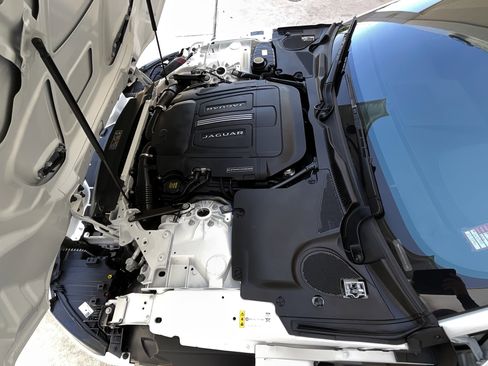 Used 2023 Jaguar F-TYPE Coupe RWD image 21