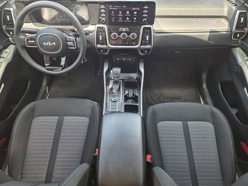 Used 2022 Kia Sorento LX FWD image 22