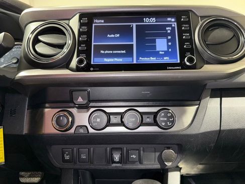 Certified 2020 Toyota Tacoma SR5 w/ Technology Package AWD/4WD image 24