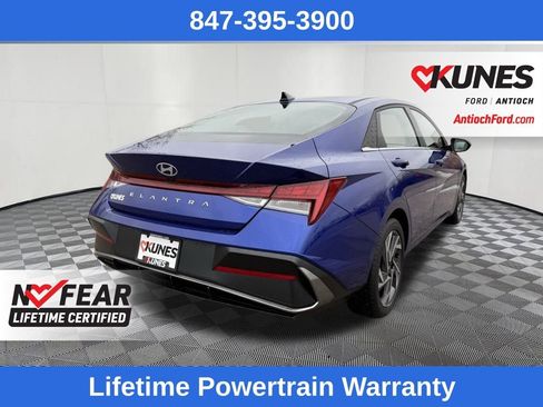 Used 2025 Hyundai Elantra SEL image 3