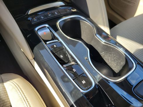 Used 2023 Buick Envision Preferred AWD/4WD image 21