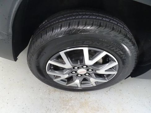 Used 2023 GMC Acadia SLT w/ Preferred Package AWD/4WD image 31