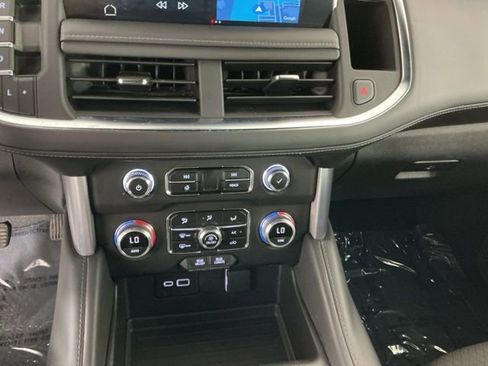 Used 2023 GMC Yukon XL SLE w/ Max Trailering Package AWD/4WD image 17