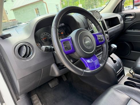 Used 2017 Jeep Patriot High Altitude AWD/4WD image 5