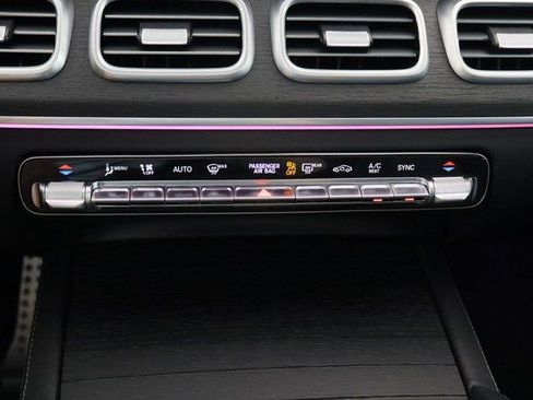 Certified 2025 Mercedes-Benz GLS 450 4MATIC image 29